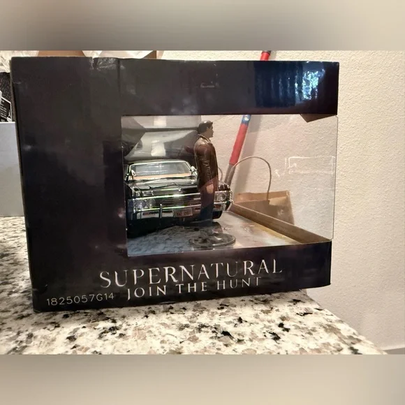 JADA die cast Supernatural 1967 Chevrolet Impala SS and Dean Winchester - Picture 5 of 7